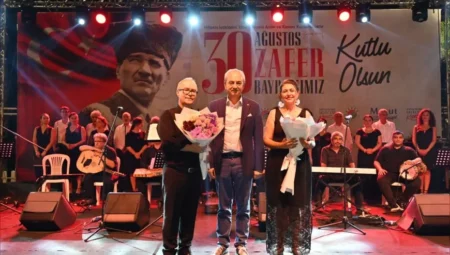 Kepez Belediye Başkanı Mesut Kocagöz: “Kepez’de bir çocuk bile üşümeyecek, Zafer Bayramı coşkusunu sanatla taçlandırıyoruz”
